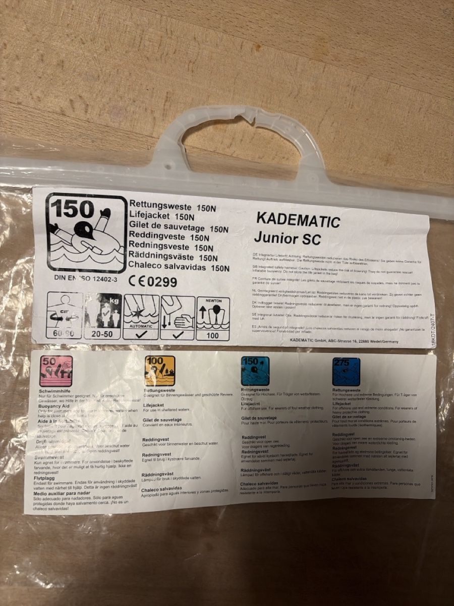 Giubbotti di salvataggio: Kadematic Rettungsweste – Usato da Erschwil venduto da Yamaha4 4
