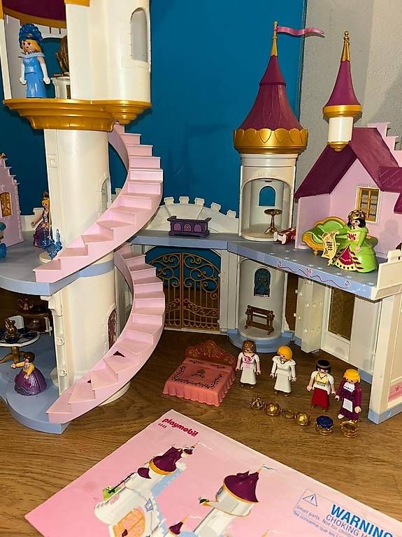 Jouets: Château playmobile – D'occasion à Vevey par Liliselim