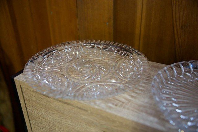 Assiettes: Zwei grosse Kristallglas Teller / Platten – D'occasion à Titterten par fra_v27g 1