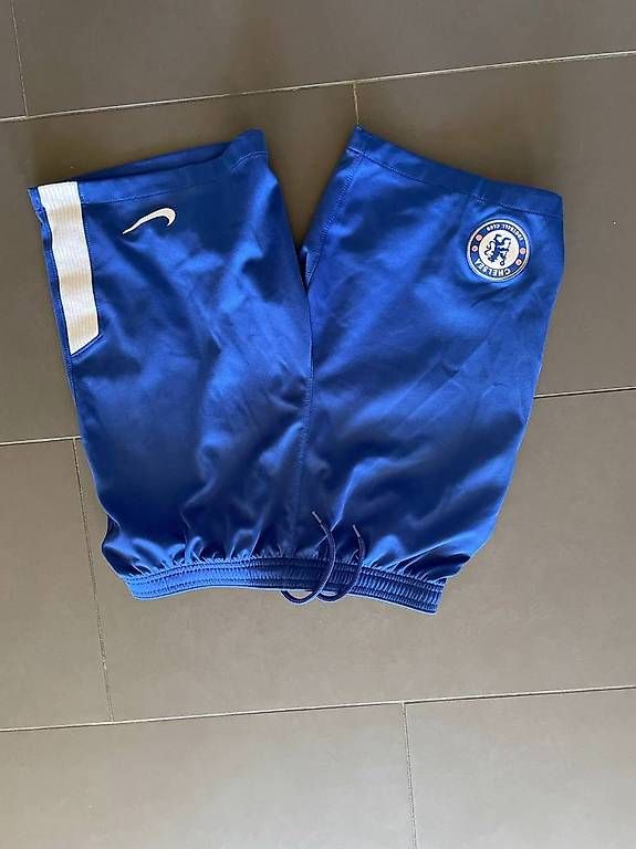 Pantaloni: Short chelsea – Usato da Bevaix venduto da FloNat02