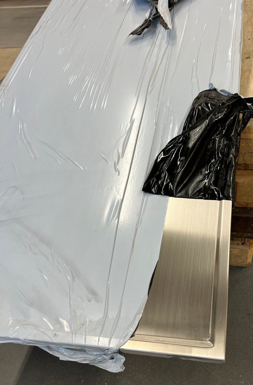 Cucine complete: Küchenabdeckung CRNI – Usato da Flühli LU venduto da Vonmarks 2
