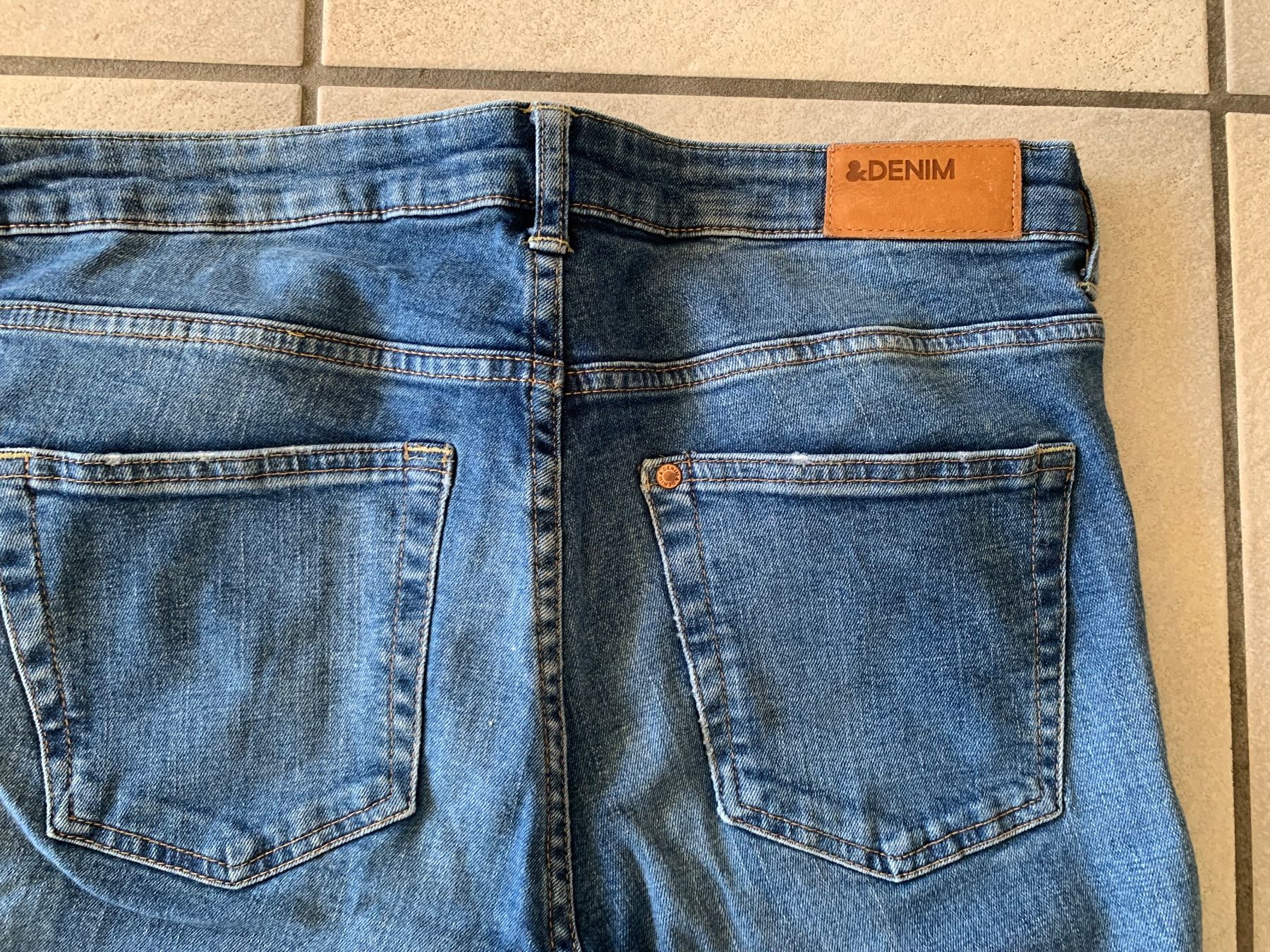 H&M Jeans: Jeans, Straight Regular Waist, Gr. 29/32 H&M – Usato da Steffisburg venduto da smocky17 2