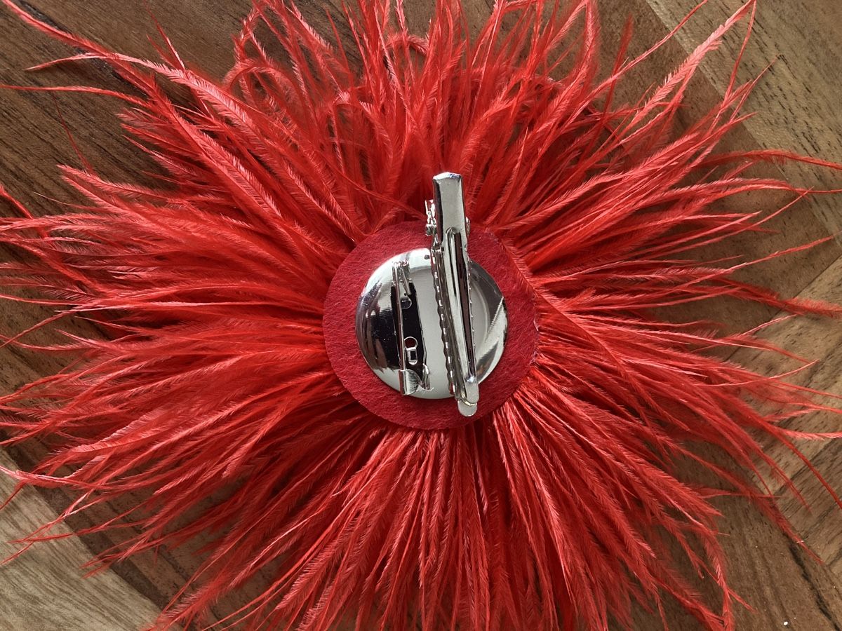Accessoires pour cheveux: Haarschmuck Feder-Blüte rot neu – D'occasion à Zürich par Timbera 1