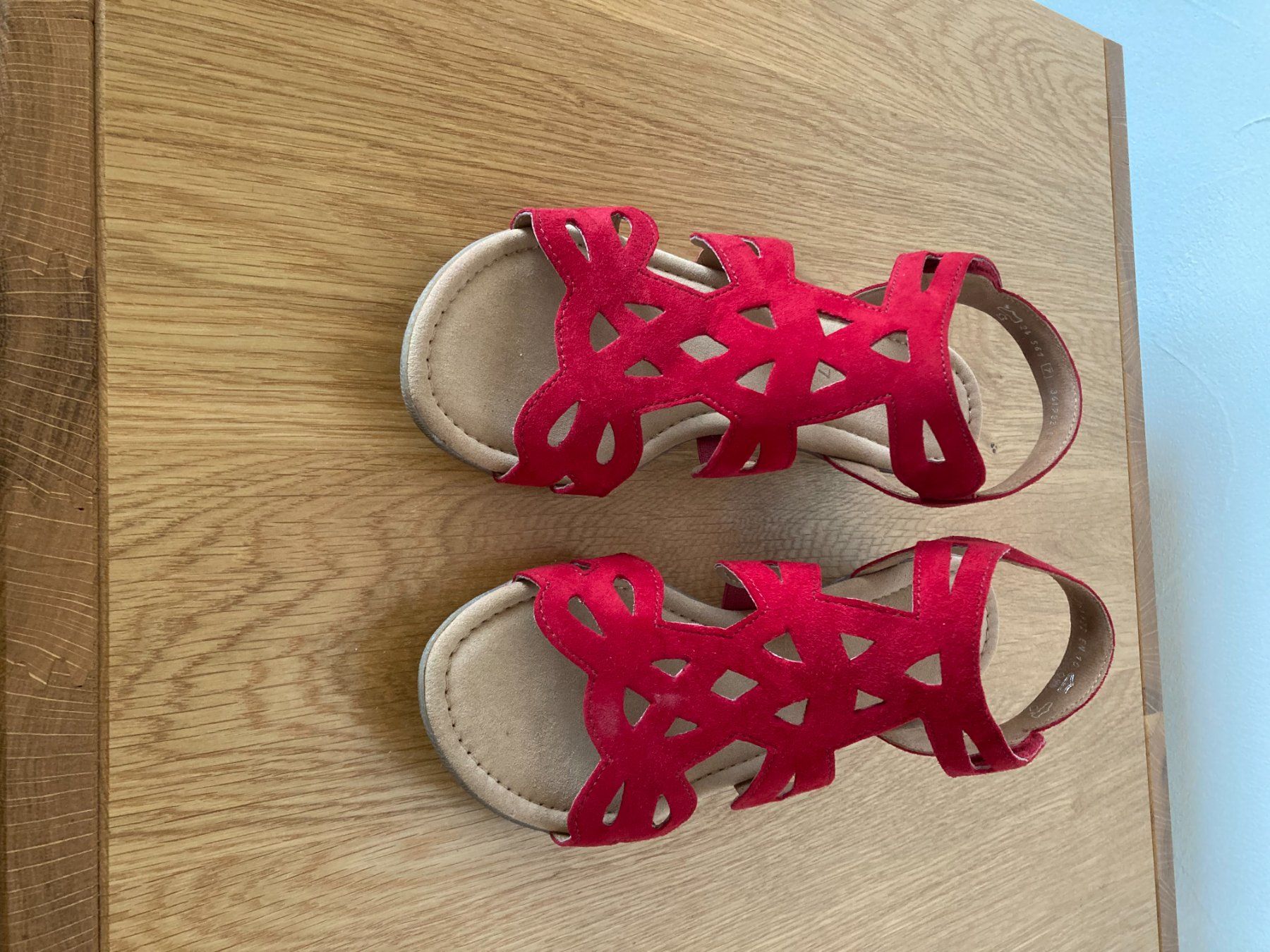 Scarpe da donna: Rote Sandalen,  Gabor Grösse  / 40.5 – Nuovo (secondo la descrizione) da Siblingen venduto da magnolia74