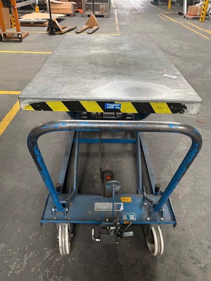 Piattaforme elevatrici & Crick: Mobiler Marken Scherenhubtisch Hydraulisch – Usato da Egg b. Zürich venduto da SwissTradingAgency 8