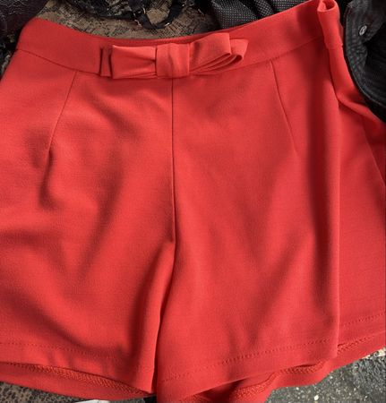 Kurze Hose in Grösse 38