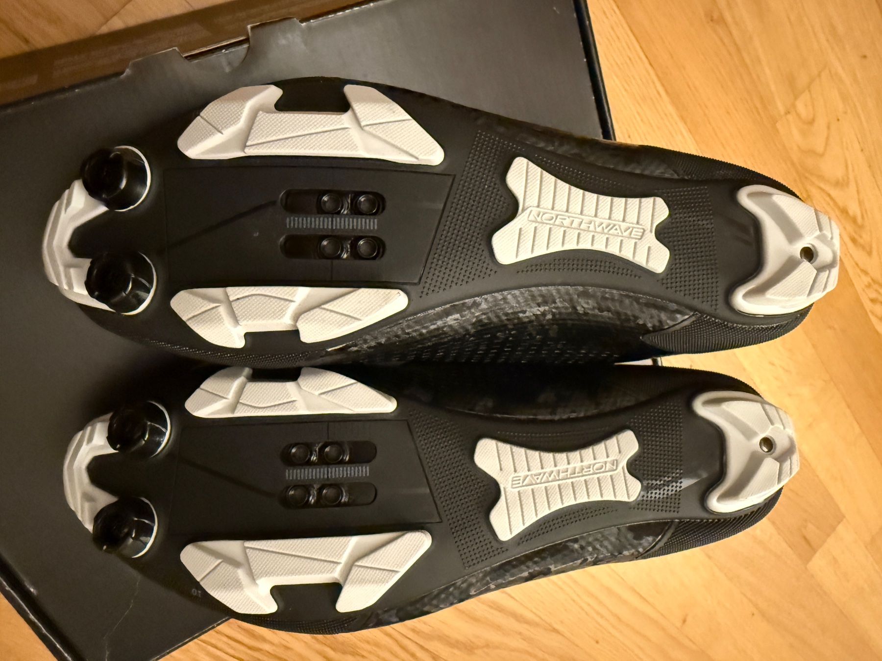 Northwave Herrenschuhe: Northwave Razer 2 Veloschuhe Gr 42 neu – Neu und originalverpackt aus Zürich von ChrWal 2
