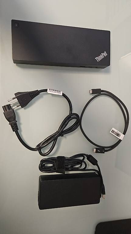 Lenovo Docking station: Lenovo ThinkPad Thunderbolt 3 Dock Gen 2 135W – Usato da Schinznach Dorf venduto da Hombi 3