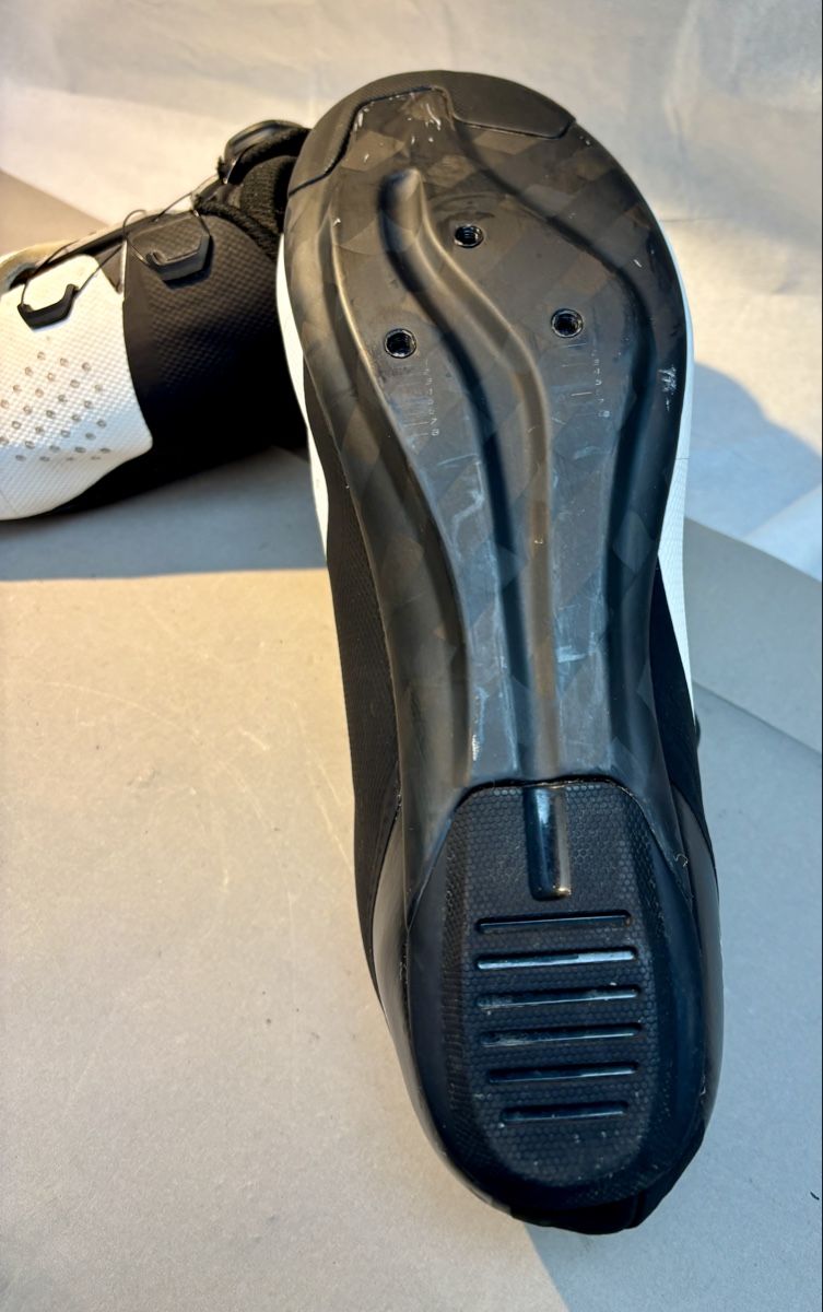 Specialized Herrenschuhe: Rennradschuhe SPECIALIZED TORCH 2.0 (Grösse 44) – Gebraucht aus Sins von  2