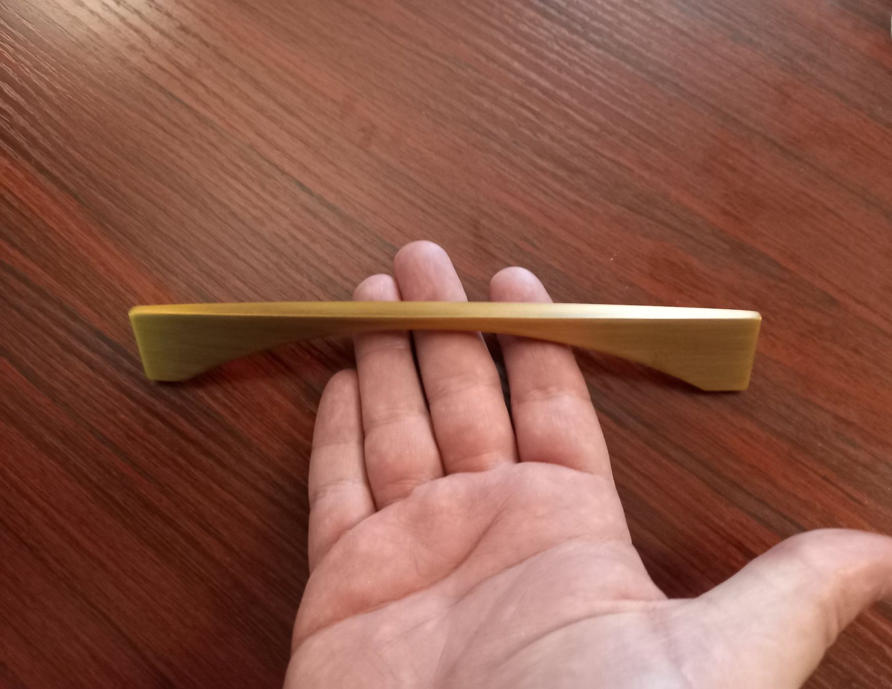 Quincaillerie: 10x Golden Möbelgriff Elegant modern 128mm - Poignée meuble – Neuf avec emballage d'origine à Lausanne par batishop 5