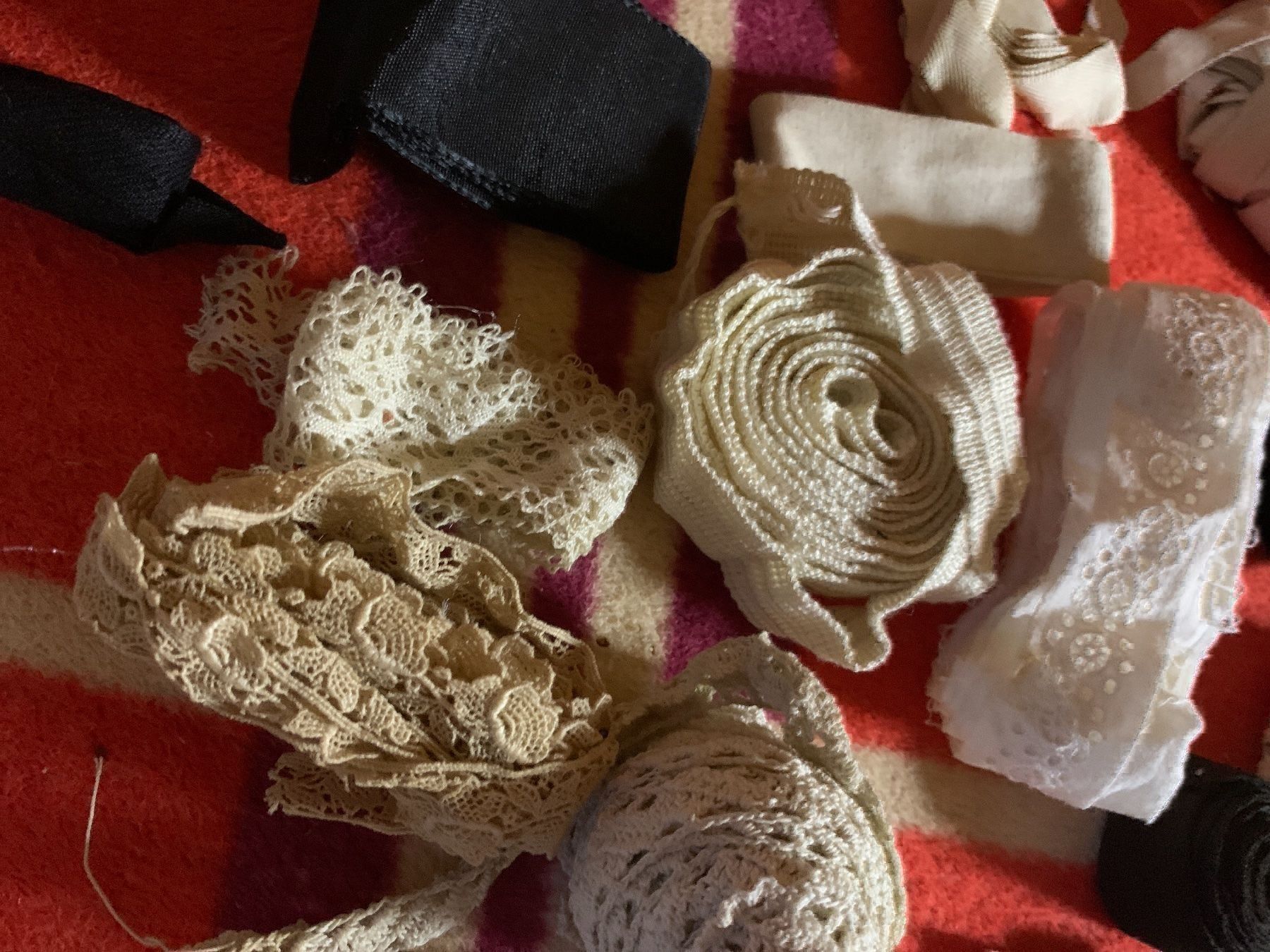 Tessuti: Borte Band spitze durchbrochen 53 – Usato da Buchs SG venduto da Billikatze5 4