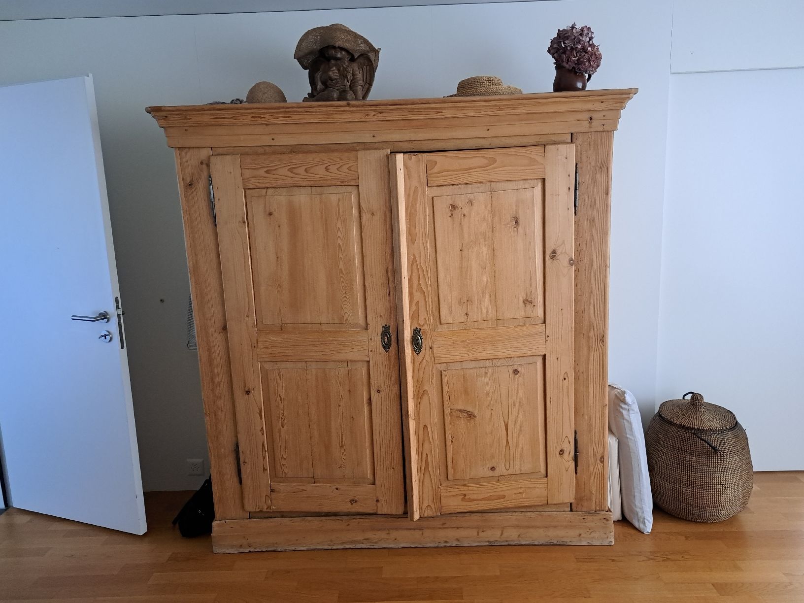 Armadi: armoire paysanne ancienne – Usato da Zollikerberg venduto da ren_q7gc