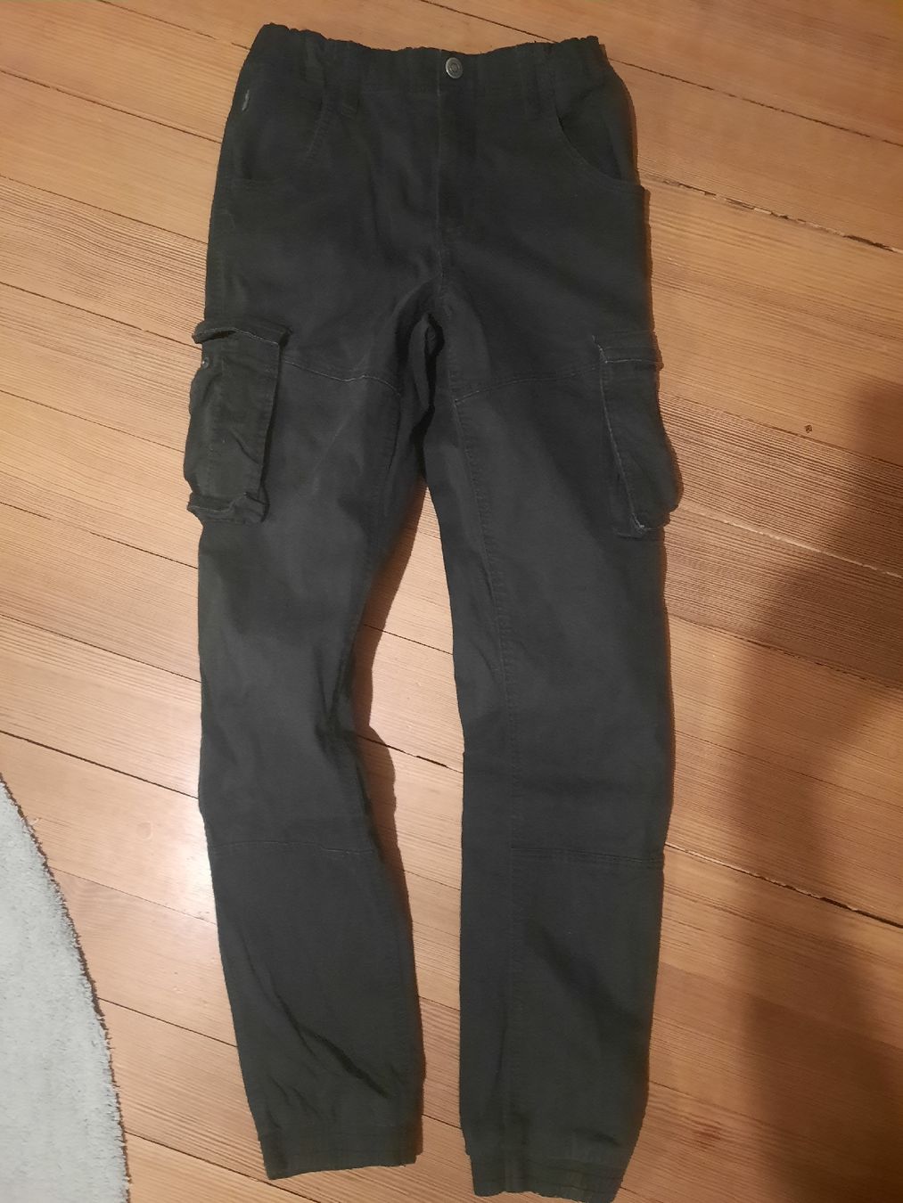 Pantaloni: Cargohose – Usato da Ennetbaden venduto da gekkoloco