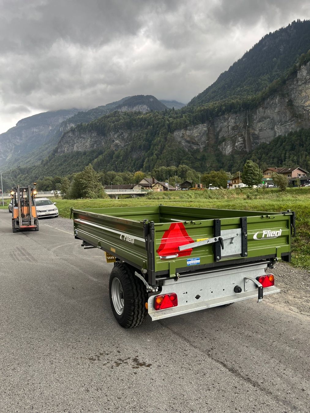 Autoribaltabili: Fliegl EDK 40 Dreiseitenkipper – Nuovo (secondo la descrizione) da Meiringen venduto da LMMLandmaschinenGmbH 2