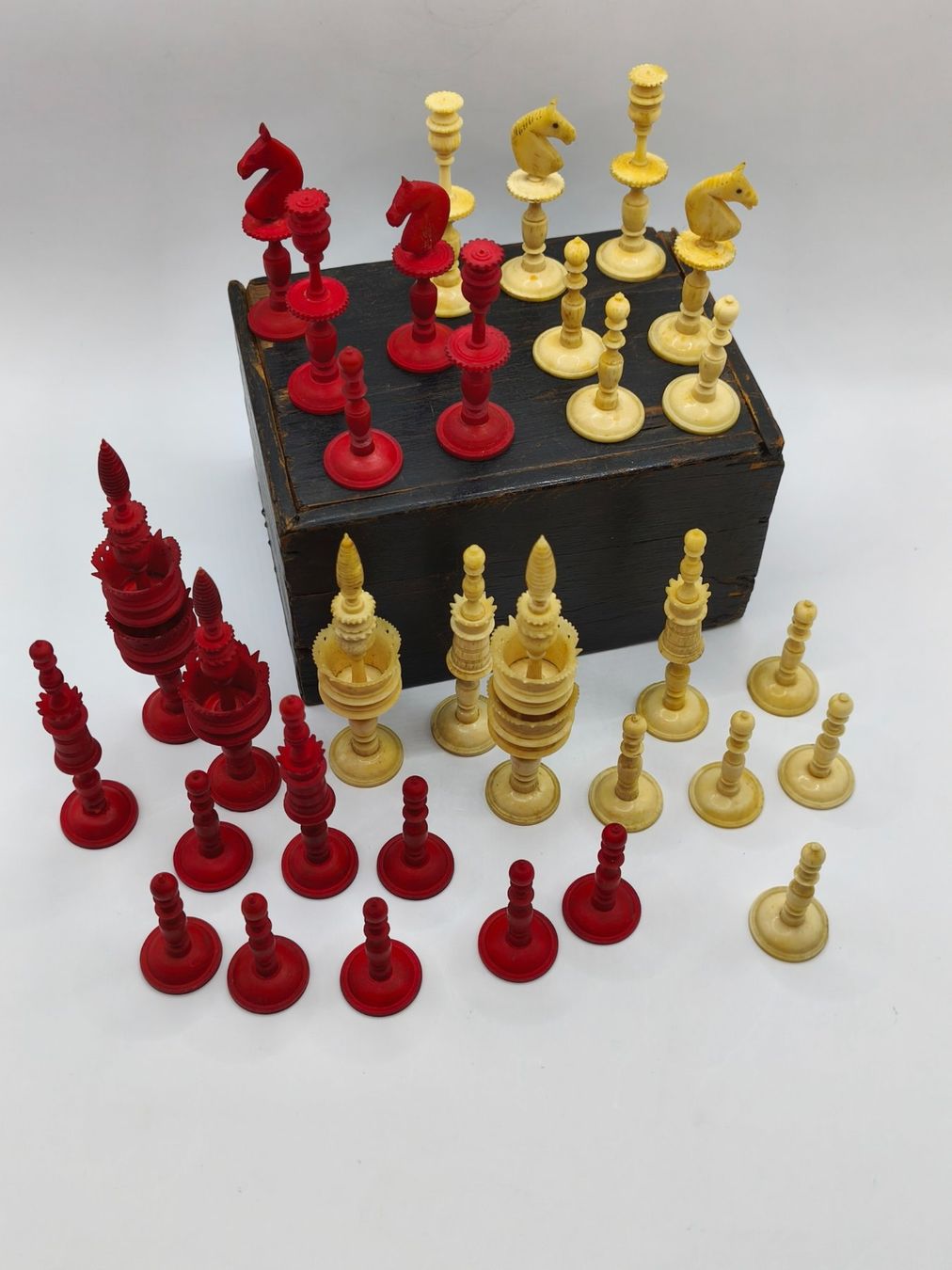 Giochi: "Selenus-Stil" Schachfiguren 1875 mit Widmung – Usato da Wettingen venduto da DaHa90 1