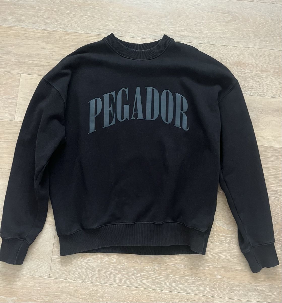 Pegador Pullover & Sweatshirts: Pullover Pegador schwarz Grösse L – Gebraucht aus St. Gallen von yve_grf8