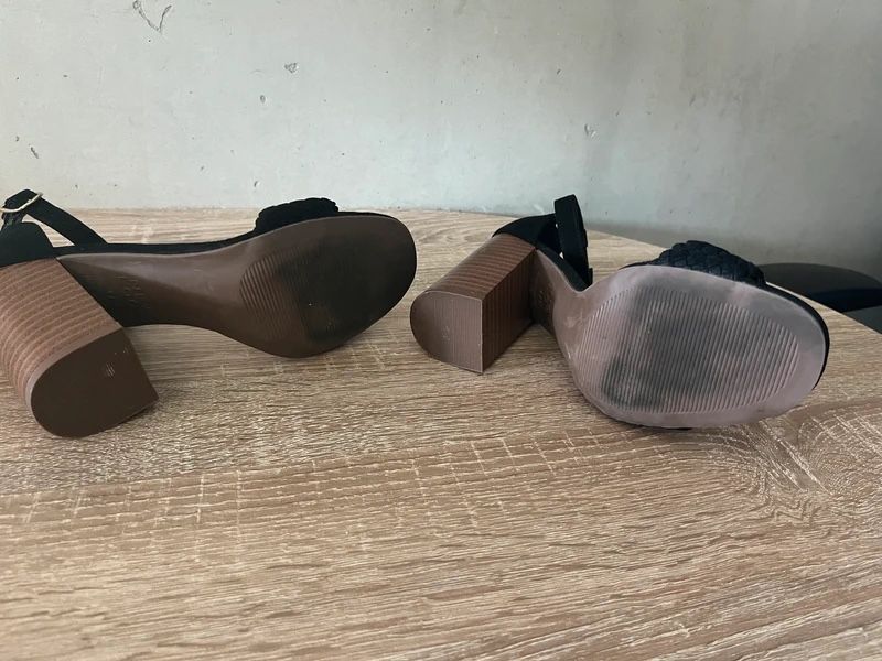 New Look Scarpe da donna: Chic New Look Black Heeled Sandals - 37 – Nuovo (secondo la descrizione) da Vesenaz venduto da giu_77bp 2