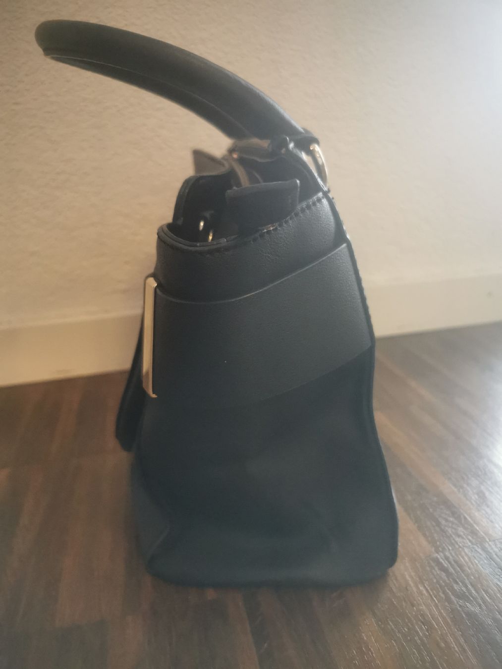 Guess Borse da donna: Guess Tasche – Usato da Zürich venduto da ssi_6pt7 3