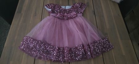 Festkleid für Babys, Grösse 80. Nie getragen, brandneu.