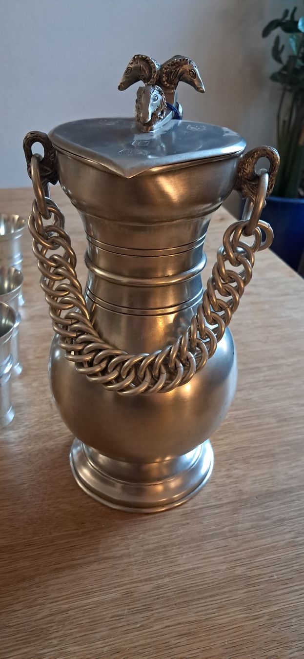 Geschirrsets: Set Zinnkrug mit 6 Becher – Gebraucht aus Nidau von Darkpooh 4