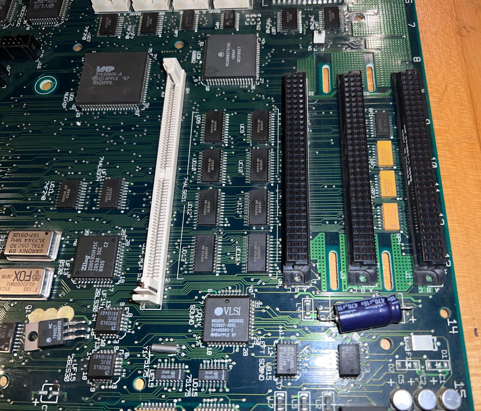 Mainboards: Apple Macintosh IIcx Vintage Desktop Computer Mainboard – Defekt aus Unterengstringen von NOISE 7