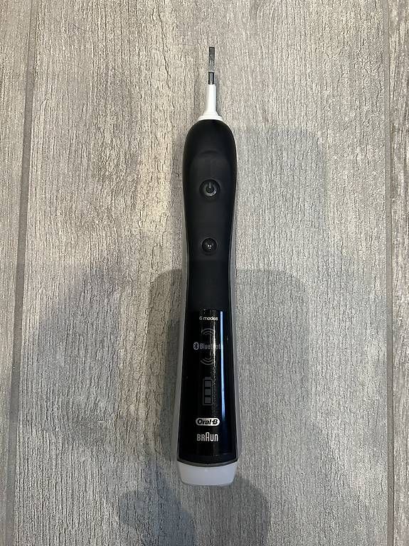 Oral B Cura dei denti: Brosse à dent électrique Oral-B – Usato da Les Geneveys-sur-Coffrane venduto da ba_s 1