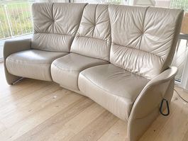 Gut erhaltene 2er + 3er Sitzgarnitur, Echtleder soft grey