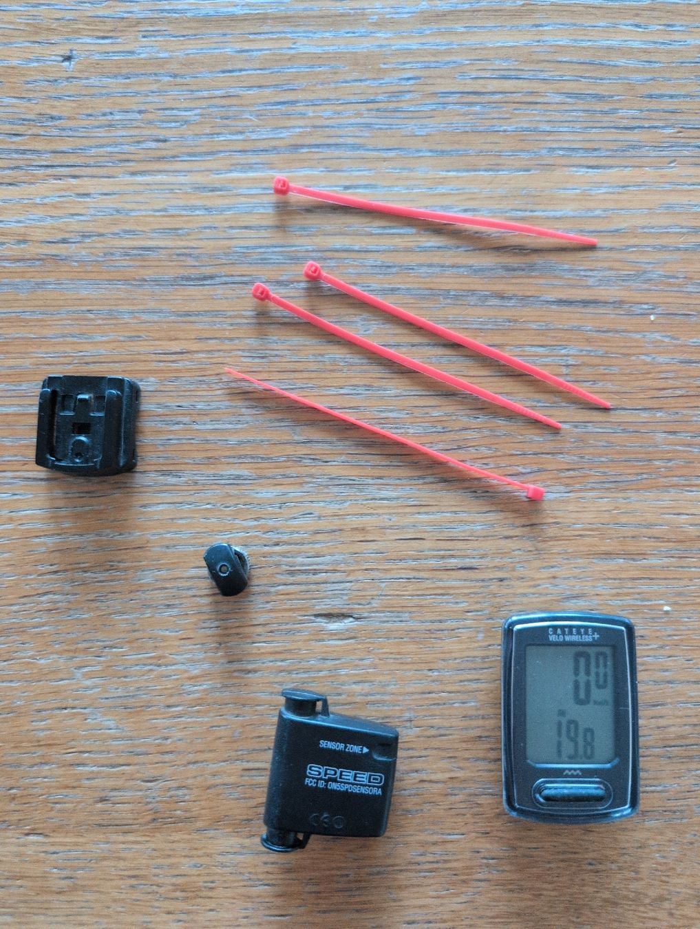 Pezzi di ricambio: Cateye Velo Wireless Velo Kilometerzähler – Usato da Wädenswil venduto da HummerZH 1