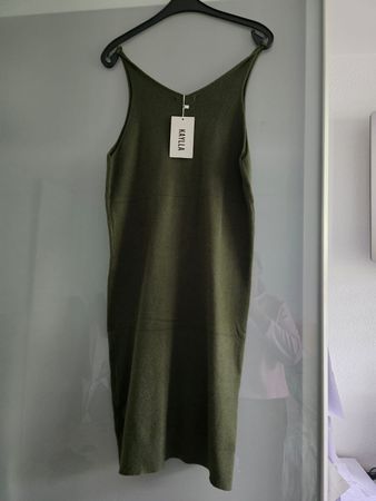 Süsser 2 Teiler mit Rock und Pullover, Grösse 40/42, Neu