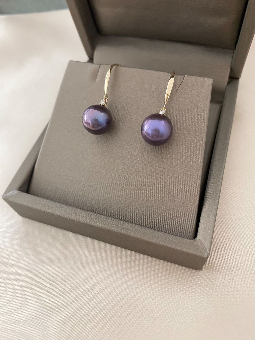 Ohrringe & -stecker: 10.5 mm echte Perlen Ohrringe 14k Gold – Neu und originalverpackt aus Sarnen von Yingsperlen1 1