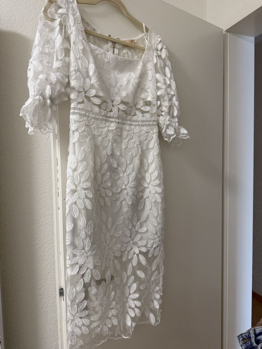 Kleider: Weißes Sommerkleid – Gebraucht aus Bolligen von arg_v256