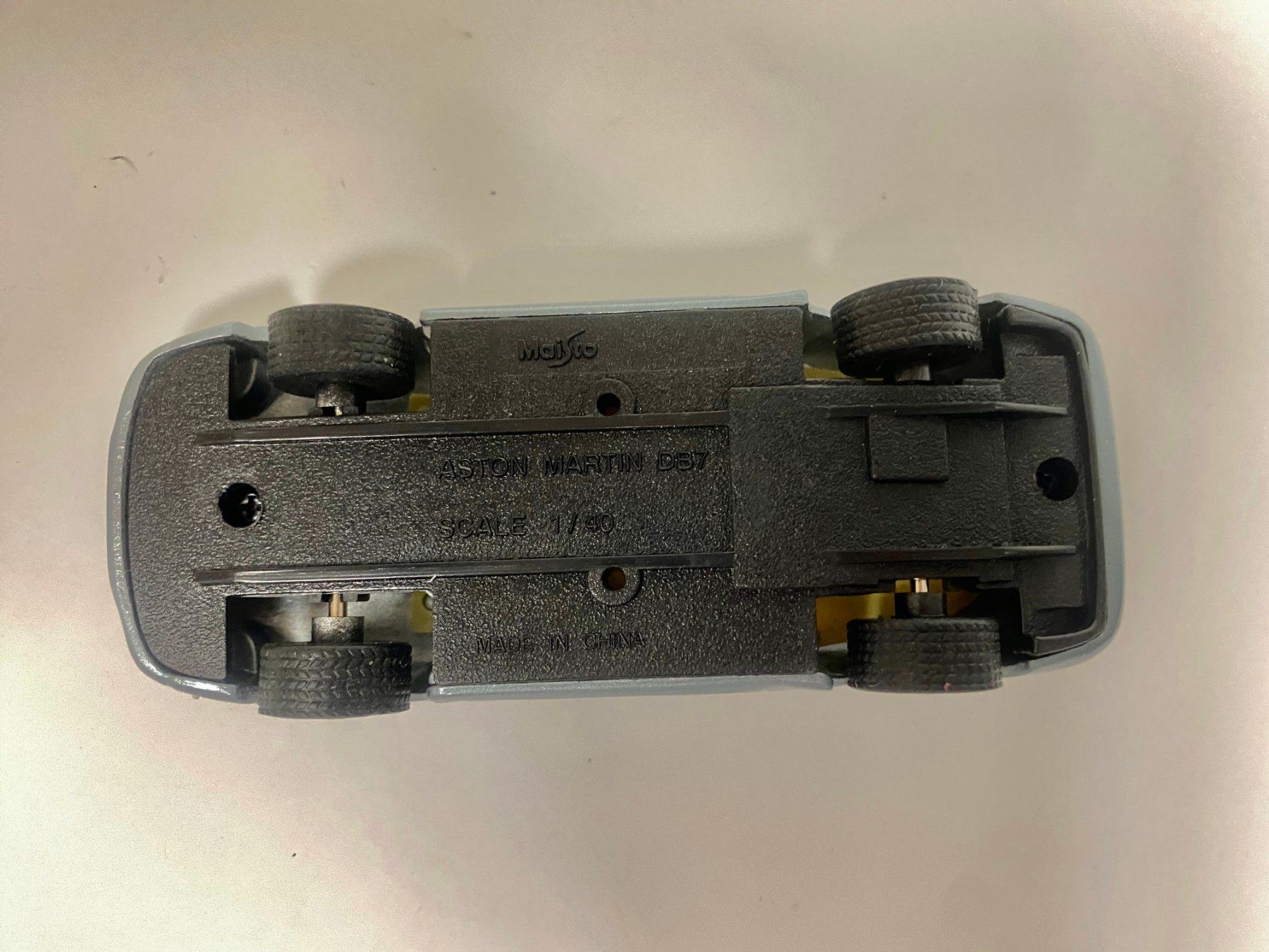 Aston Martin Modellini d'auto: Aston Martin DB 7 1-43 Maisto  188 neu OVP – Nuovo e nell'imballaggio originale da Stäfa venduto da executive-cars 6