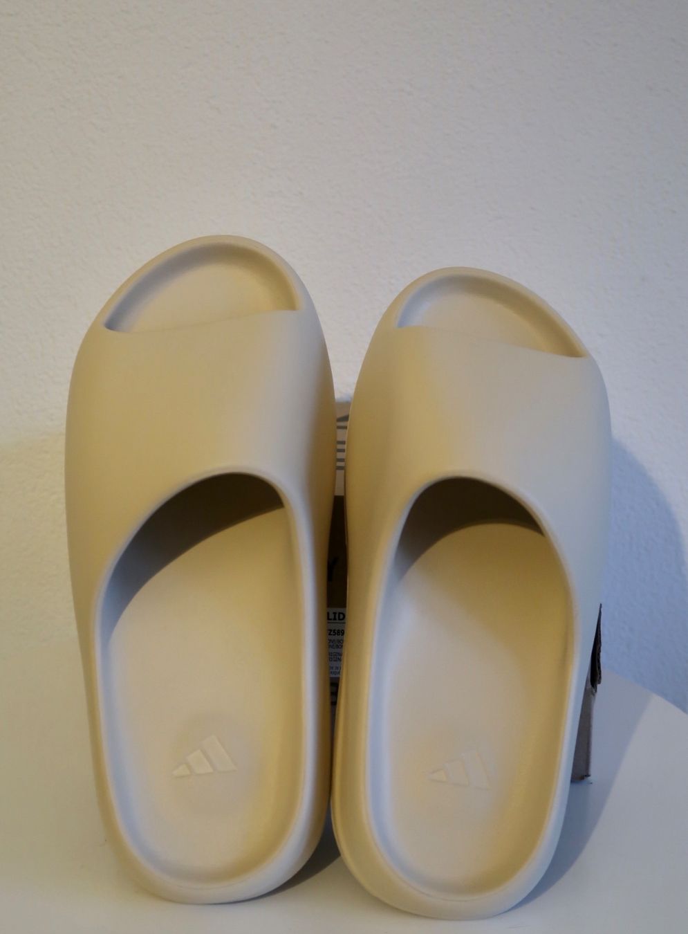 Adidas Herrenschuhe: adidas Yeezy SLIDE „Bone“ – Neu und originalverpackt aus Freienbach von Badi1980 2
