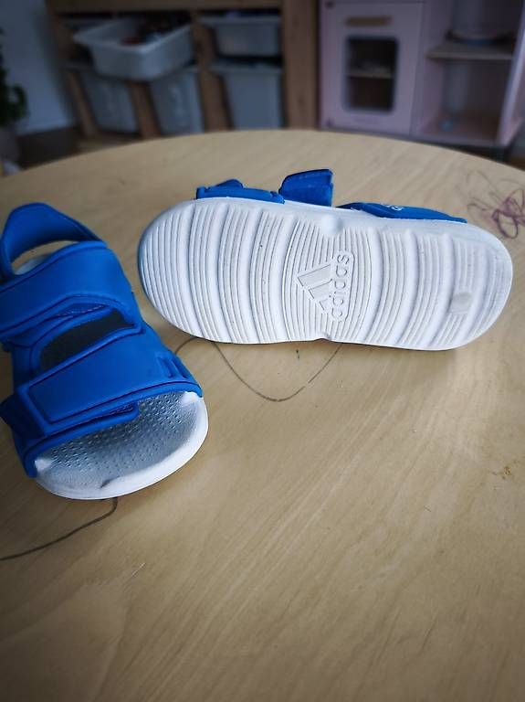 Scarpe per ragazzi: Adidas Bade Sandalen Gr. 25 – Usato da Wabern venduto da hilap 1