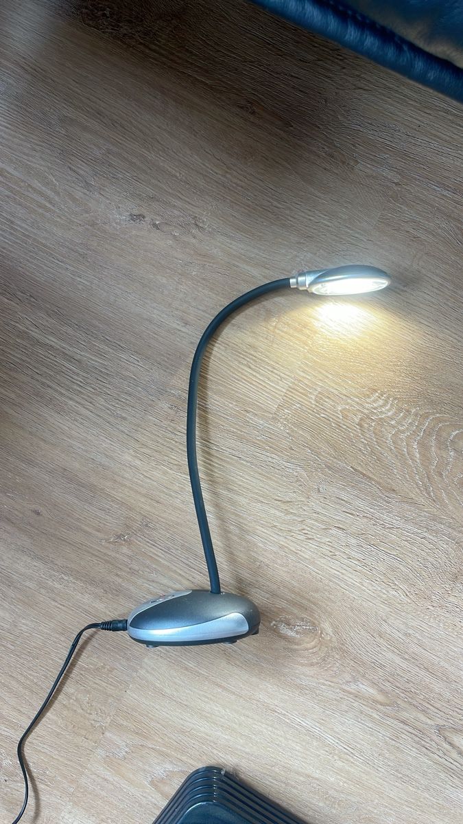 Lampen: Tischlampe flexibel LED silber gebraucht – Gebraucht aus schaffhausen von mau_7lb9