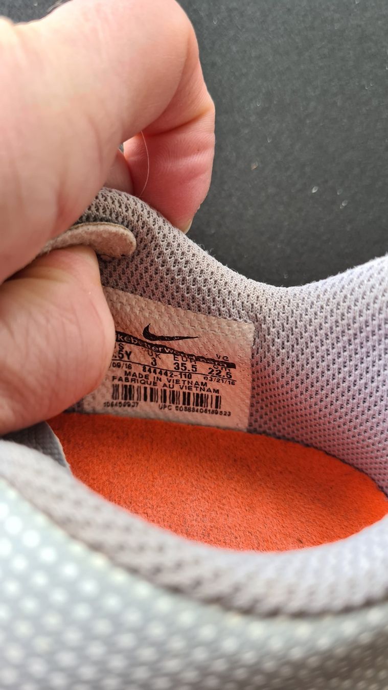 Nike Scarpe da uomo: Fussballschuhe Gr. 35,5 Nike – Usato da Obergösgen venduto da schesom 1