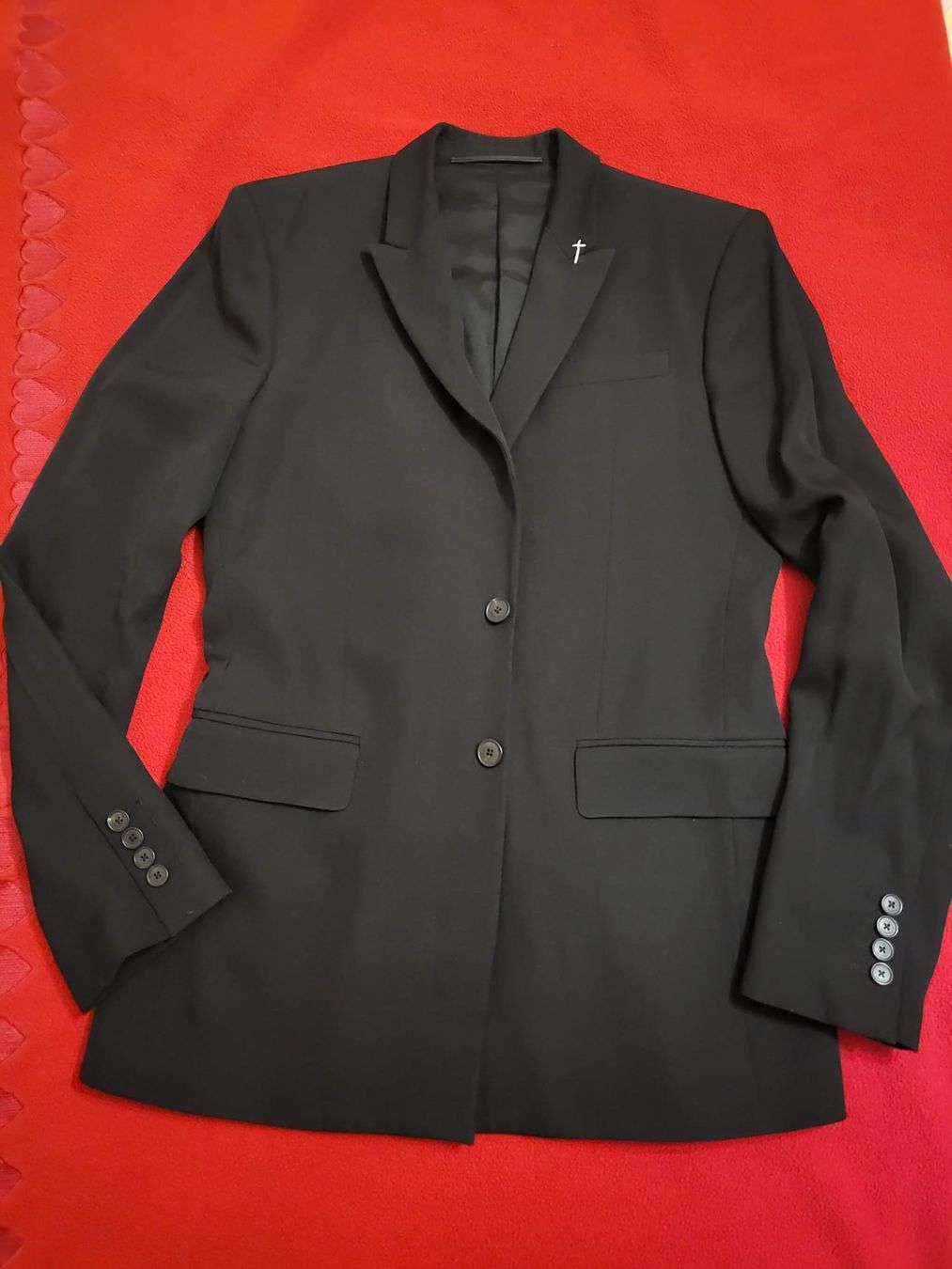 Givenchy Completi: Givenchy Sakko mit Kreuzstickerei – Nuovo (secondo la descrizione) da Grenchen venduto da Lucifero17