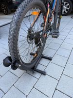 Vier Veloständ Fahrradständer Hinterrad schwarz