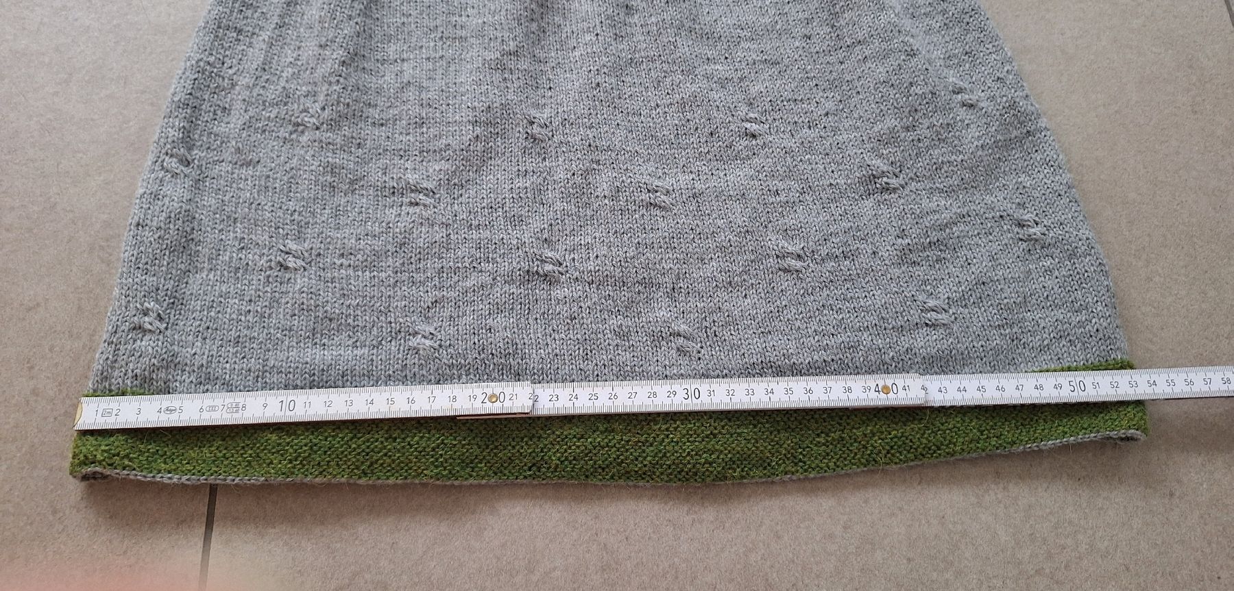 Robes: Handgestricktes Kleid – Neuf (Voir description) à Muttenz par Wartenberg1958 3