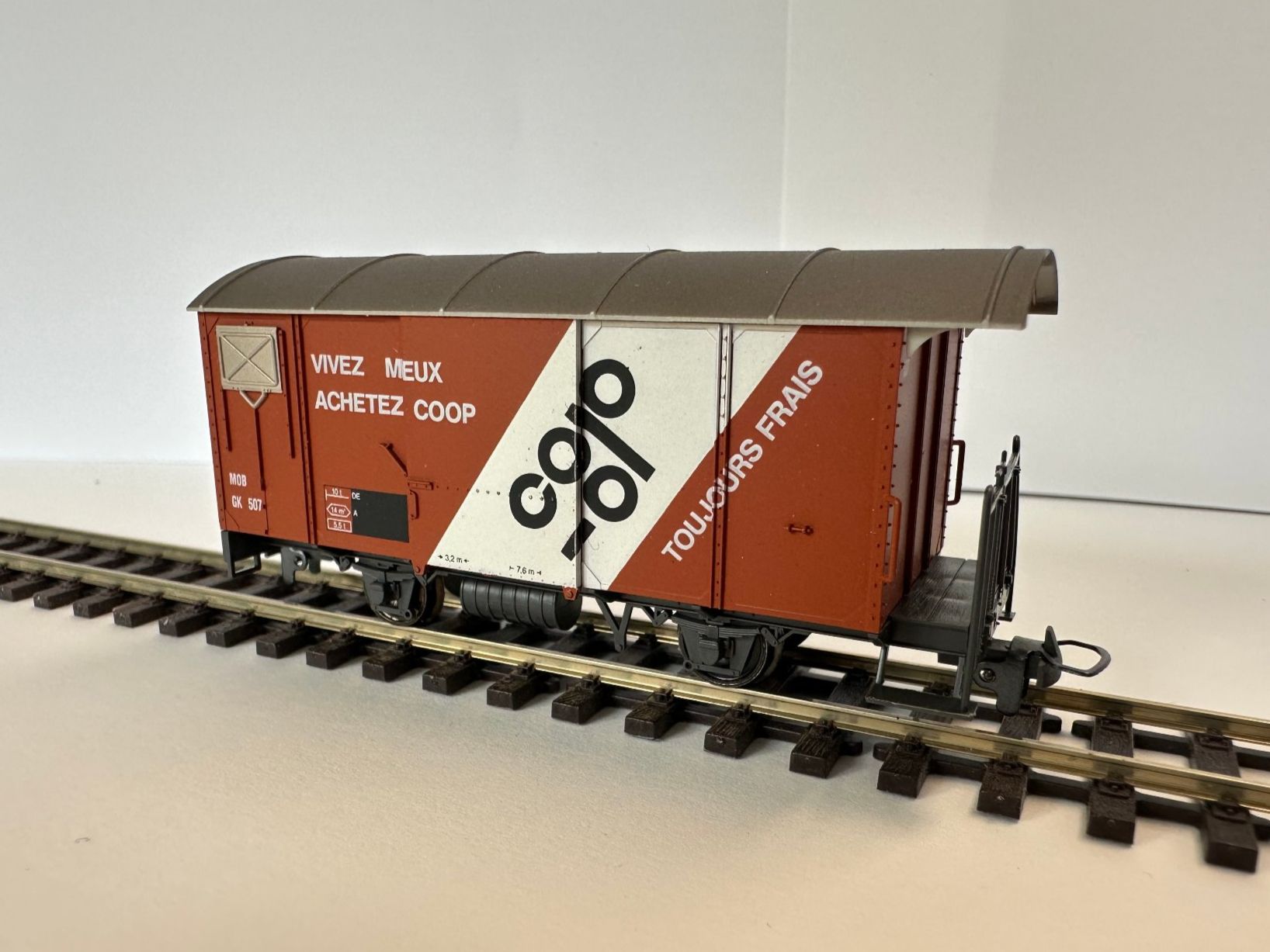 Bemo Modelleisenbahnen: Bemo - MOB Gk 507 - Gedeckter Güterwagen "Co-op" – Neu und originalverpackt aus Domat/Ems von mmx4001 1