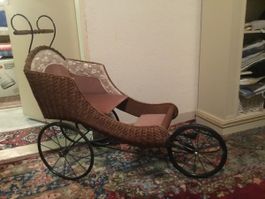 Antiker Puppenwagen 