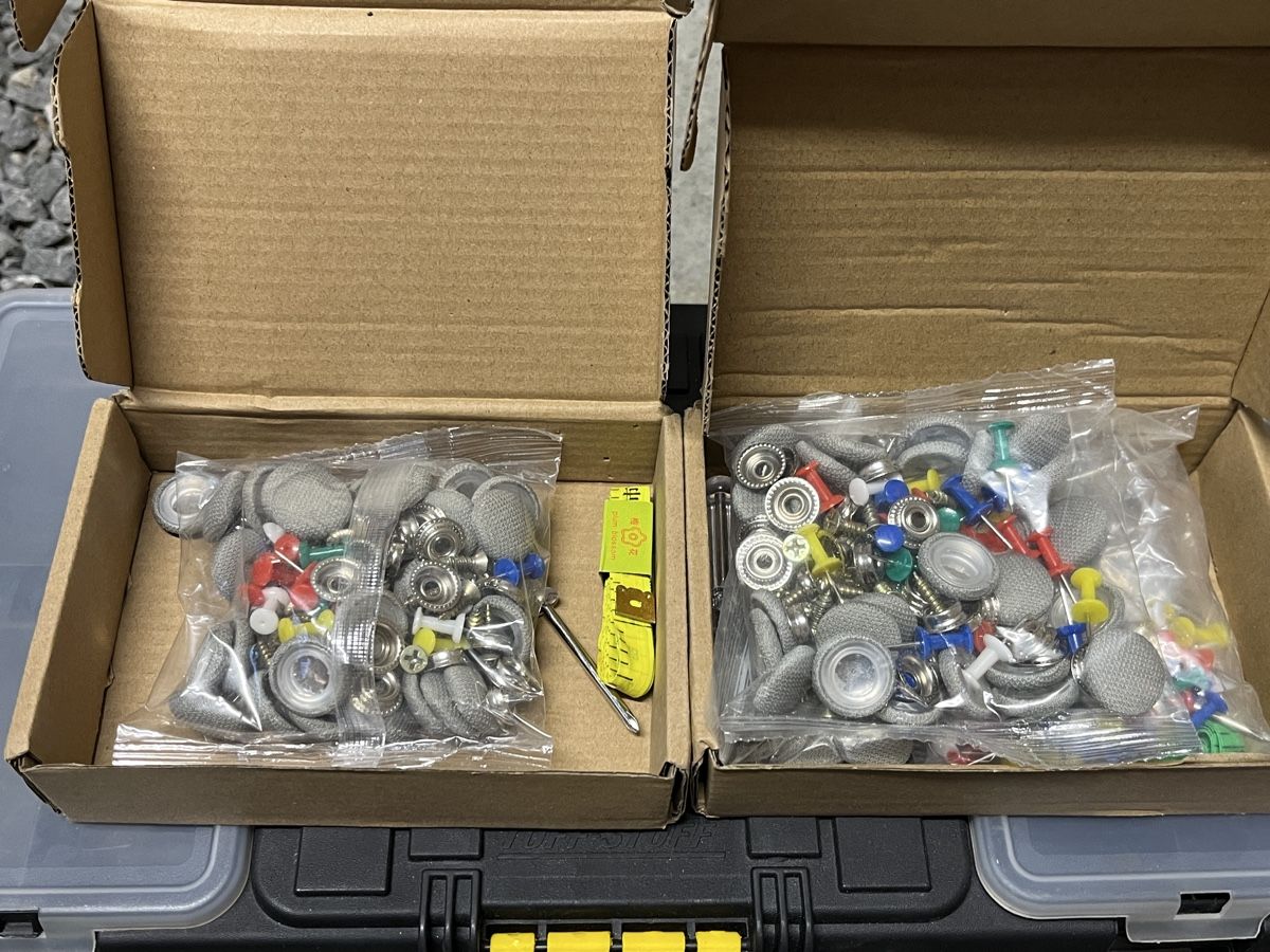 Tutti pezzi di ricambio auto: Dachhimmelbefestigung Neu 90 Stk – Nuovo e nell'imballaggio originale da Kerns venduto da max_g85z 1