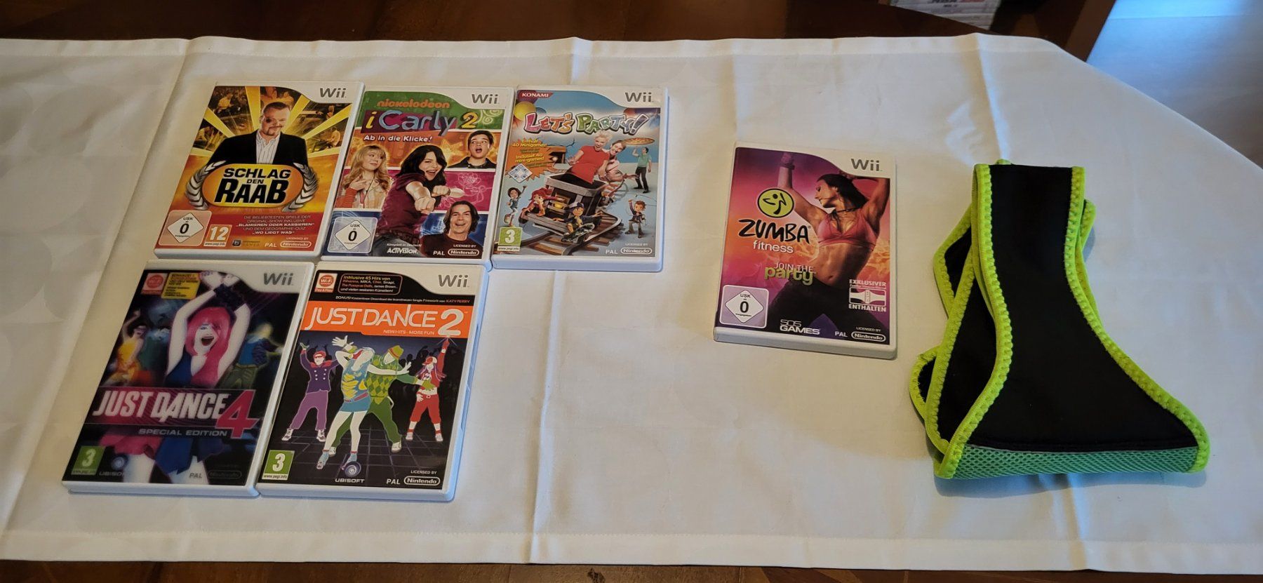 Nintendo Konsolen: Wii Just Dance Package mit Matte / Motion Plus Controller – Gebraucht aus Gretzenbach von Uli1980 1