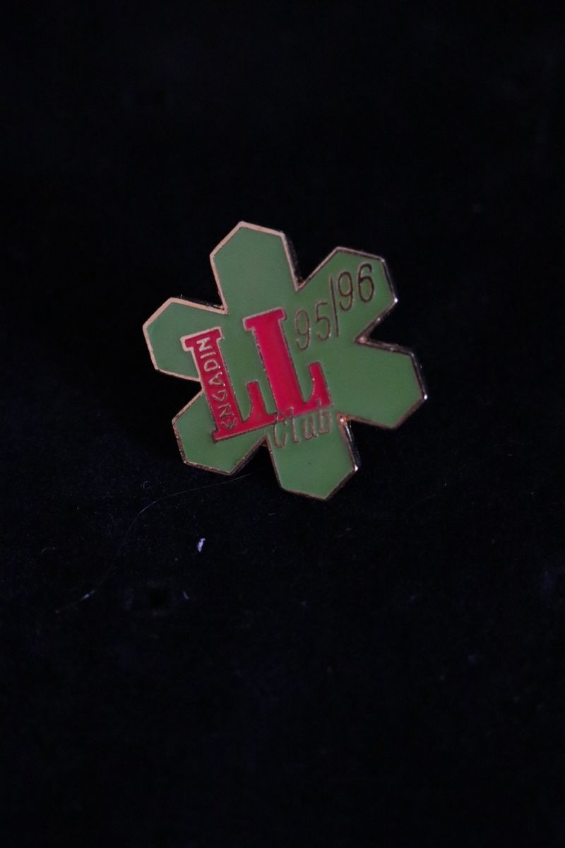 Placchette & Badge: Engadin LL Club PIN‘s – Usato da Ottenbach venduto da siiinnaa_77 3