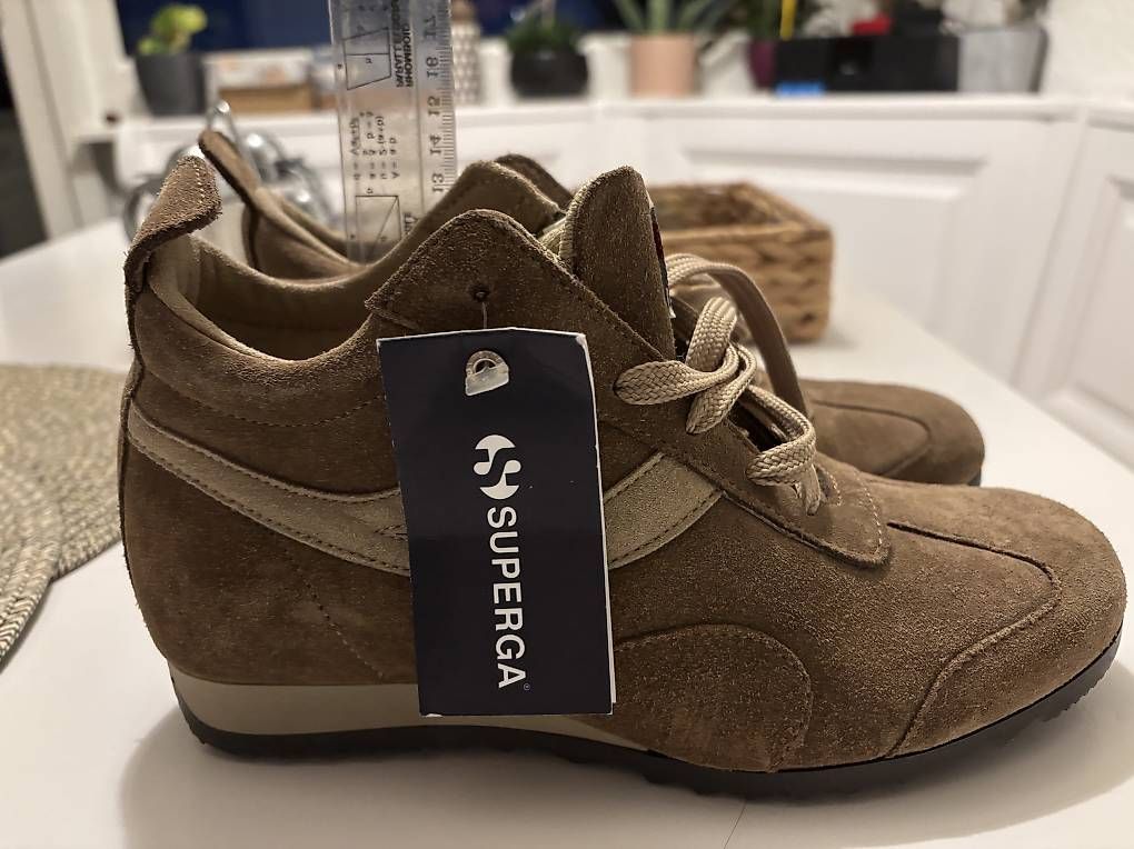 Scarpe da donna: Chaussures de marche Superga – Usato da St-Blaise venduto da Chemar 3