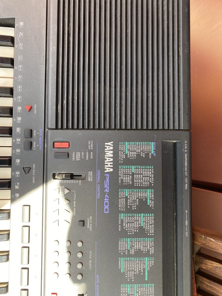 Yamaha Strumenti musicali: Keyboard Yamaha PSR 400 – Usato da Biel/Bienne venduto da gasse85 1