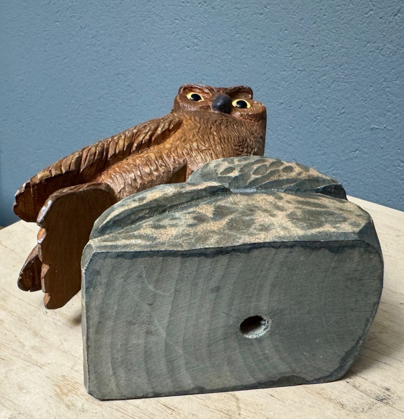 Statuette: Grosse Figur Brienzer Schnitzerei (?) Holz EULE 26 cm – Usato da Rothrist venduto da Luckywinner 5
