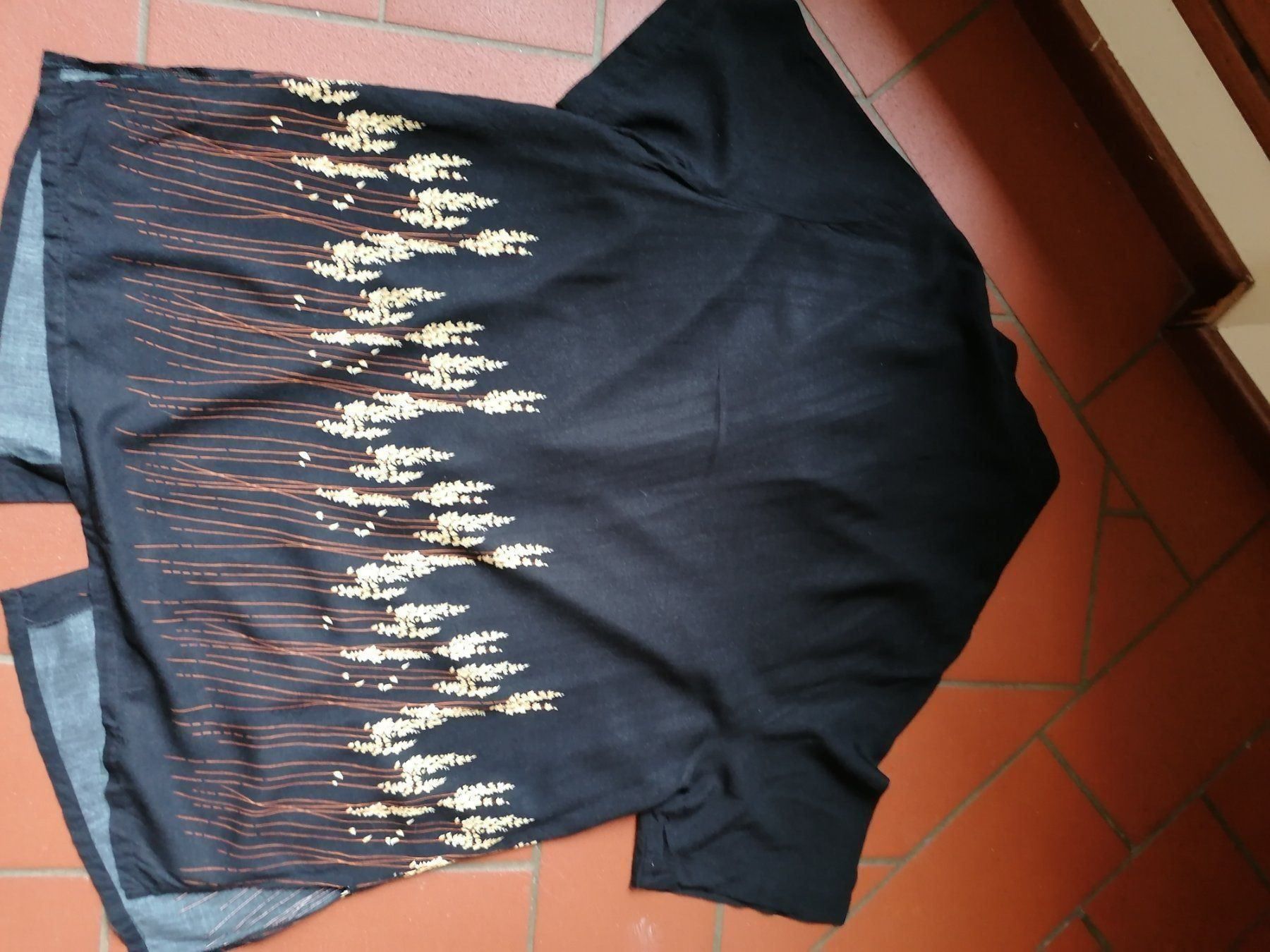 Camicette: Bluse schwarz 54/56 – Usato da Bedigliora venduto da Dolcezza0 1
