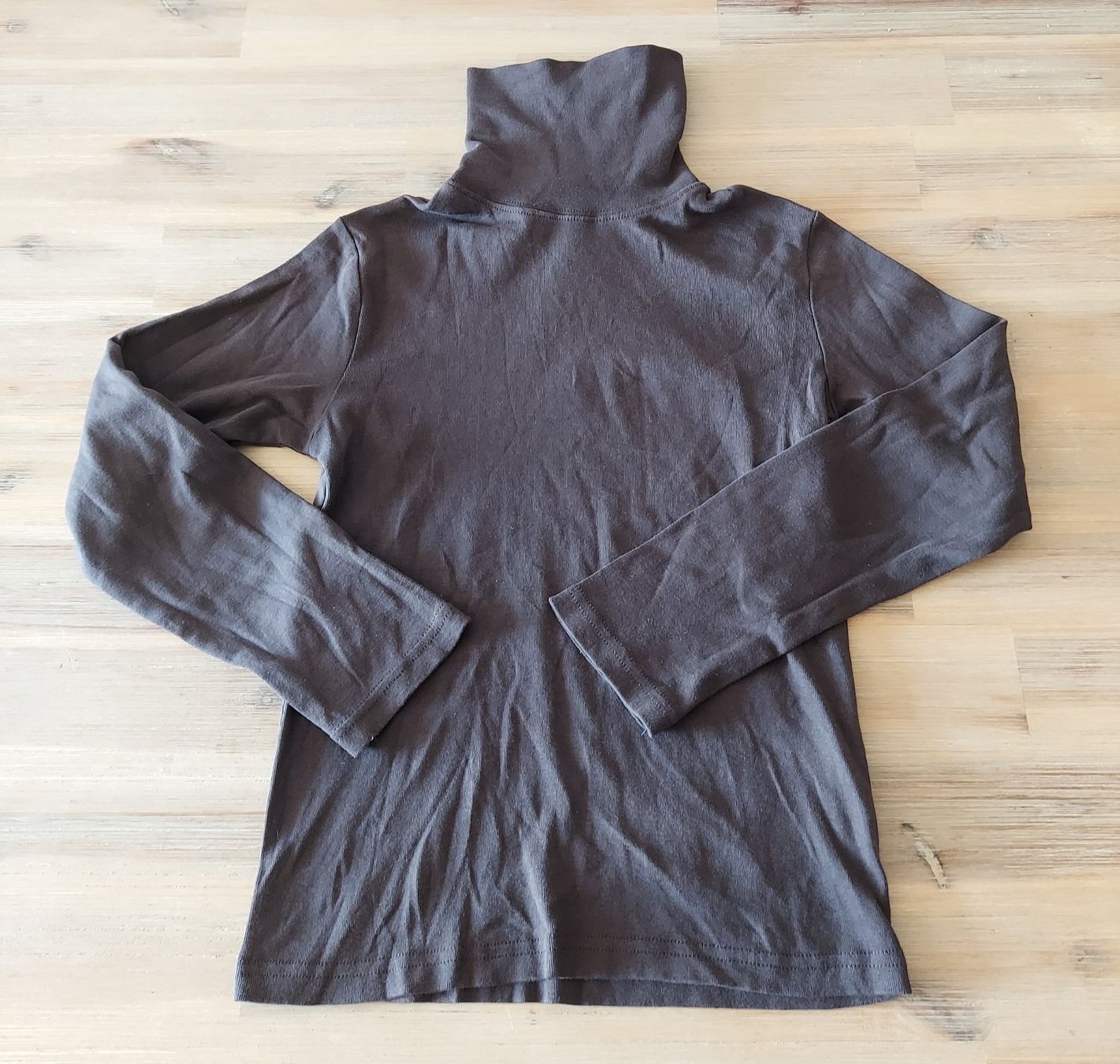 H&M Maglioni & Felpe: Brauner dünner Rollkragenpullover Gr. 134 von H&M – Usato da Basel venduto da Sinibini86