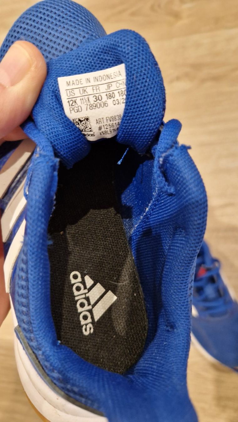 Adidas Scarpe per ragazzi: Adidas Turnschuhe Gr. 30 – Usato da Roggliswil venduto da Crosser17 2